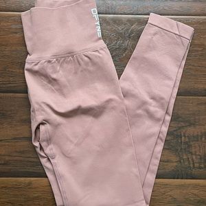 Light pastel pink dfyne leggings small